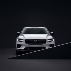 Glossy Black logo grille (Iron Mark), Volvo