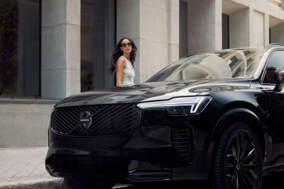Grille in Glossy Black, Volvo XC90
