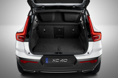 Hoedenplank, Volvo XC40, EX40
