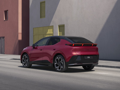 Trekhaak, Lynk & Co 02