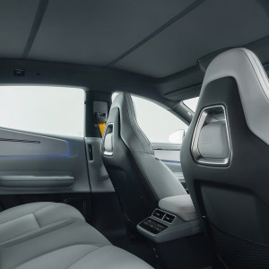 Zonnescherm voor panoramadak, Polestar 4